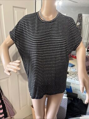 Banana Republic Black w& White Striped Short Sleeve Tee
